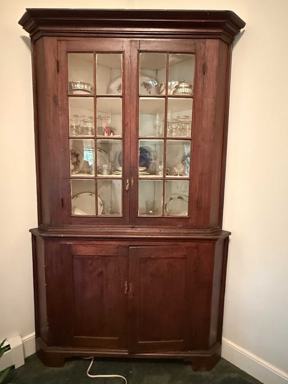 ANT. CHIPPENDALE STYLE CORNER CABINET