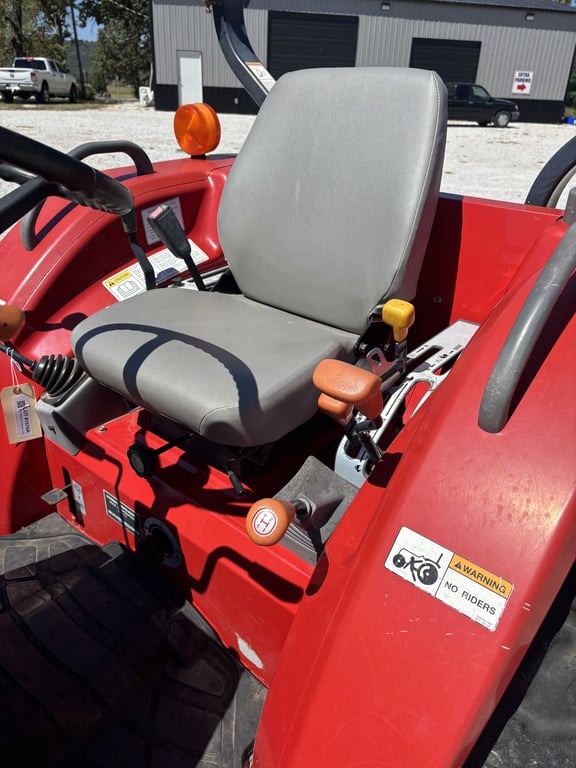 2006 Massey Ferguson 1533 4WD - Image 19