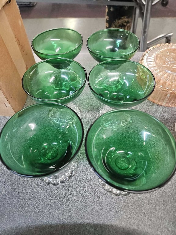6 ANCHOR HOCKING FORREST GREEN FOOTED GLASS
