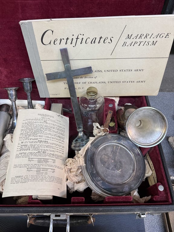 WWII U.S. ARMY CHAPLAIN'S FIELD COMMUNION SET