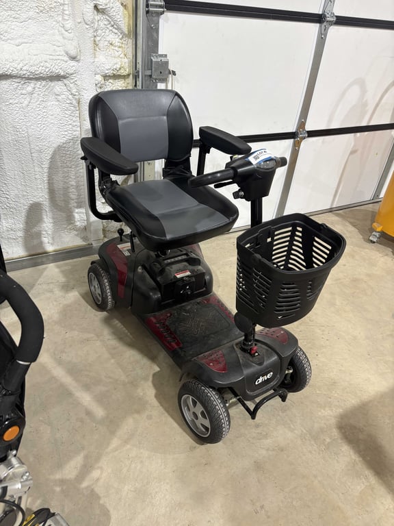 Drive Phoenix HD4 Motor Chair - Image 2