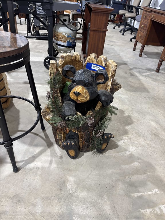 Outdoor bear decor (resin)