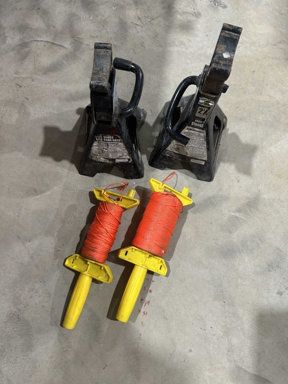 Crate with jackstands, small cables, nylon twine, misc - Image 2