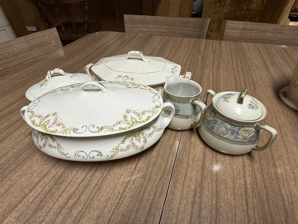 GROUPING OF ANT. TUREEN'S - Image 2