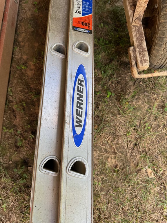 Werner 16' extension ladder - Image 2