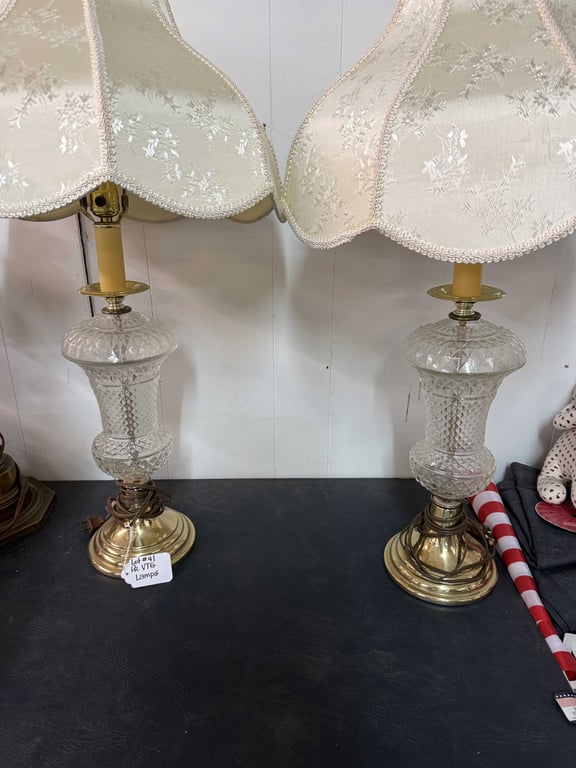 PR VTG HOLLYWOOD REGENCY TABLE LAMPS