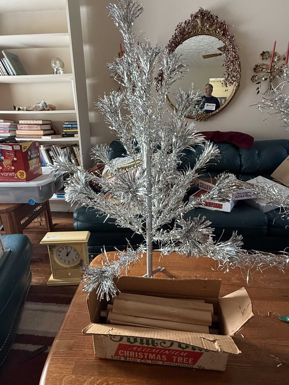 VTG 3 FT THE SPARKLER POM-POM ALUMINUM TREE IN ORIGINAL BOX