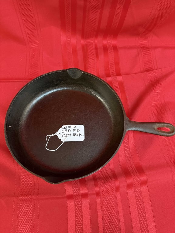 USA #8 CAST IRON SKILLET