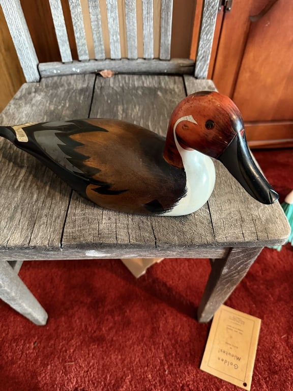 HAND CARVED & PAINTED WOODEN DUCK