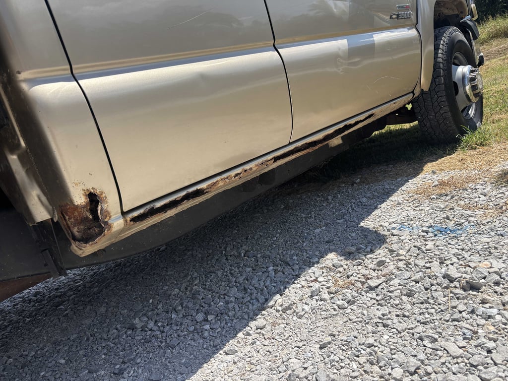 2004 Chevy 3500 4WD - Image 3