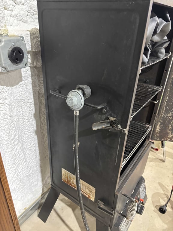 Masterbuilt smoker & bottle - Image 6