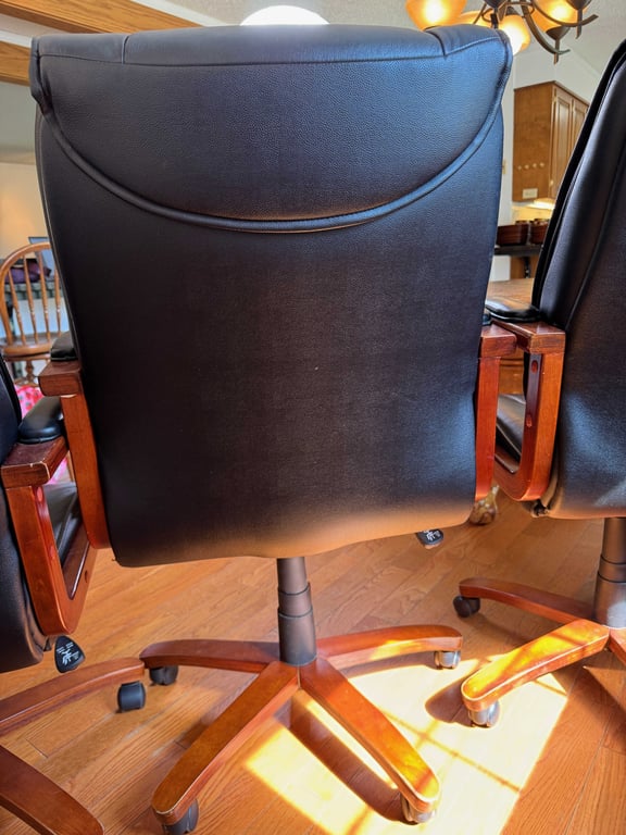 4 leather rolling chairs - Image 9