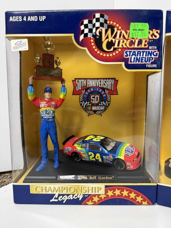 3 - WINNERS CIRCLE CHAMPIONSHIP LEGACY W/FIGURES 1 - 99 WINNERS CIRCLE W/FIGURE - Image 2