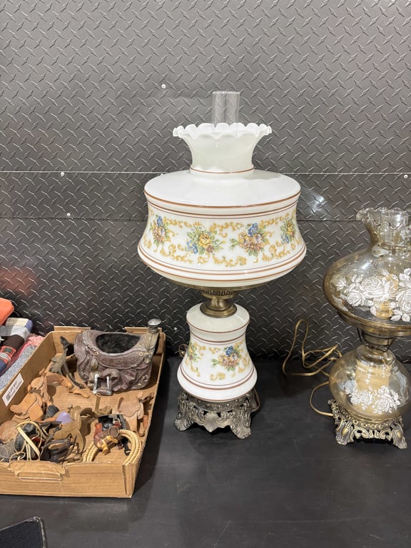 1930’s Quoizel Abigail Adams Hurricane Lamp