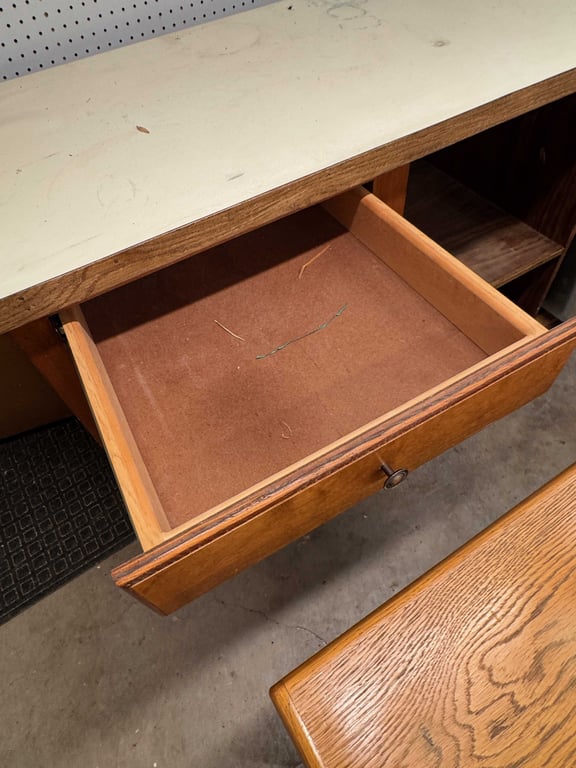 4 drawer 2 shelf work table - Image 4