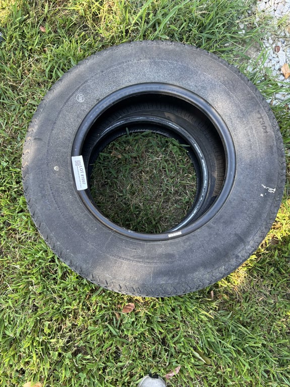 Mismatched 205/75/R15 tires - Image 2