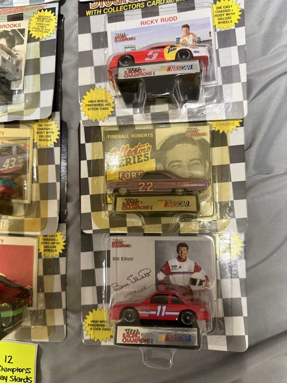 GROUPING OF 12 1:64 RACING CHAMPION CARS W/DISPLAY STANDS - Image 5
