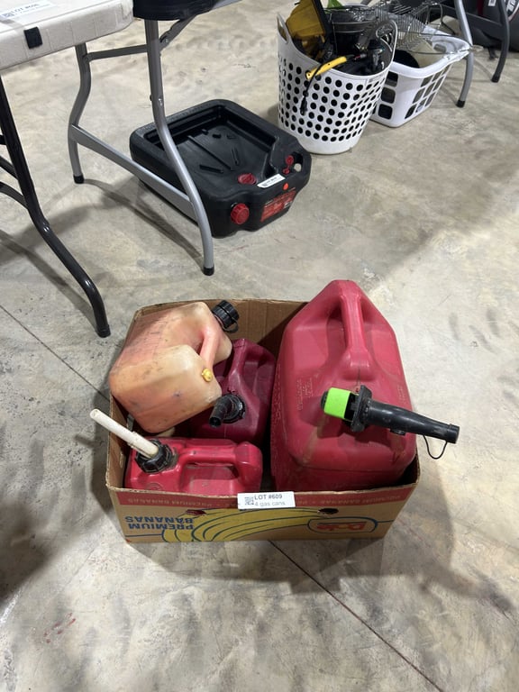 4 gas cans