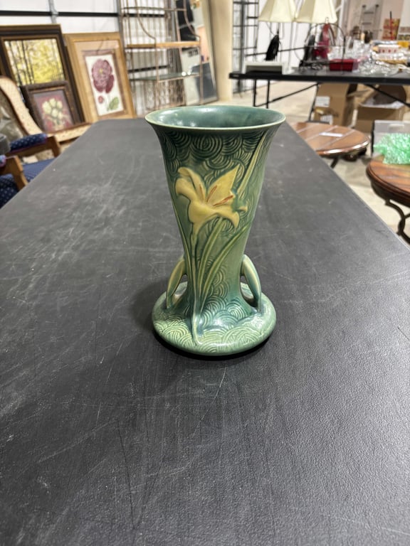 Roseville Zephyr Lily Evergreen