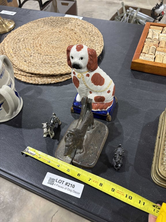 4 Pieces of Dog Decor - Image 4