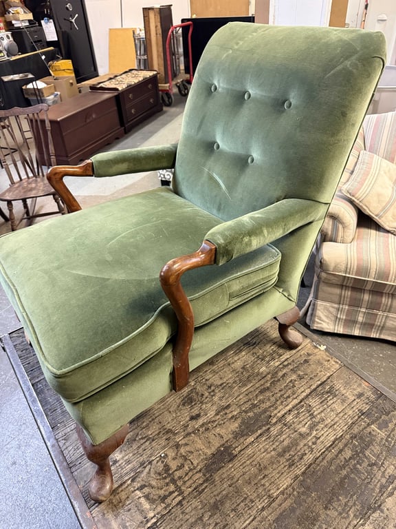 VTG GREEN VELVET ARMCHAIR - Image 2