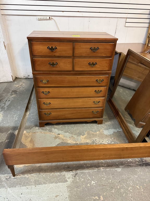 5 PC. MAPLE BEDROOM SUITE W/DESK