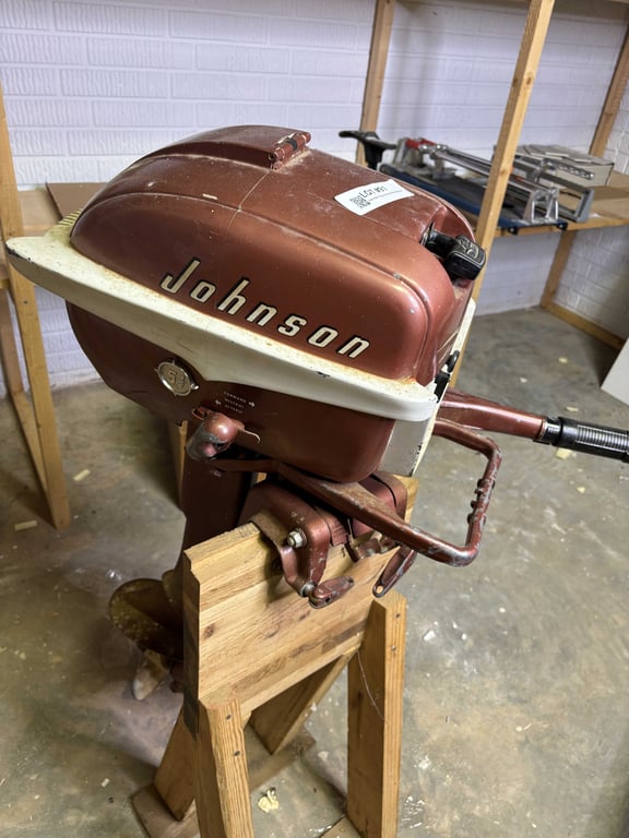 Johnson Sea Horse Boat Motor  - Image 4