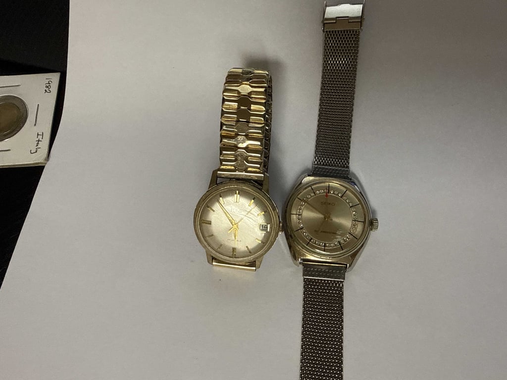 Lot of 2 Men’s watches