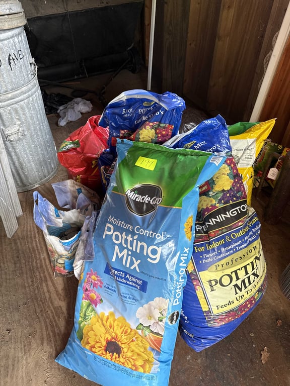 Potting Soil,Mulch and more