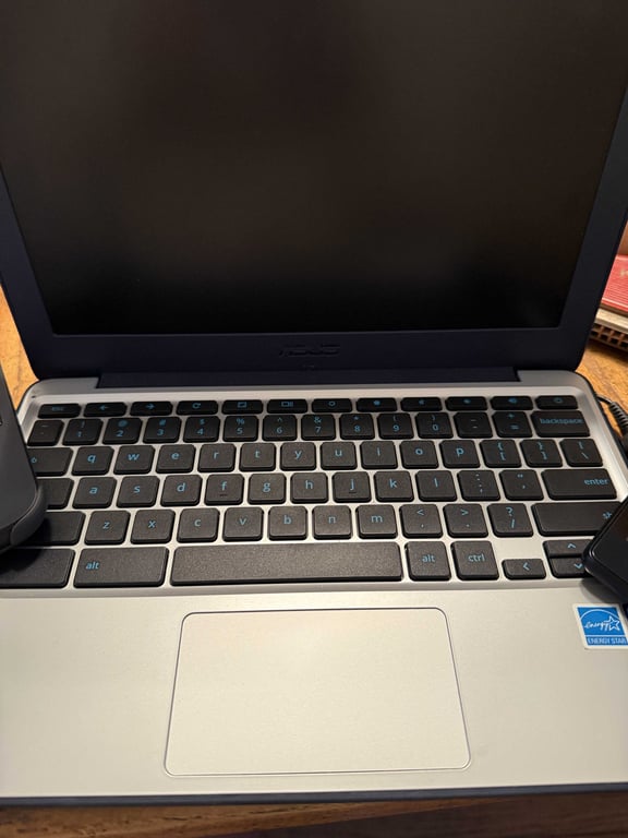 GROUPING OF ELECTRONICS (ASUS CHROMEBOOK, NOOK & AMAZON FIRE) - Image 2