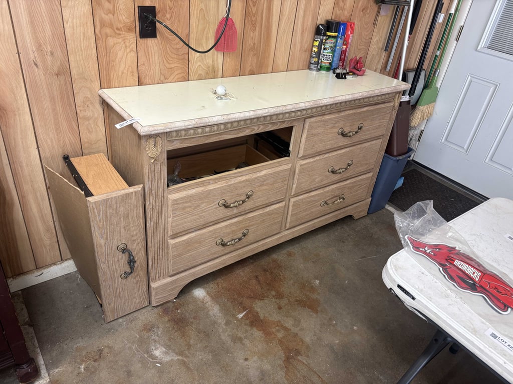6 drawer dresser and contents
