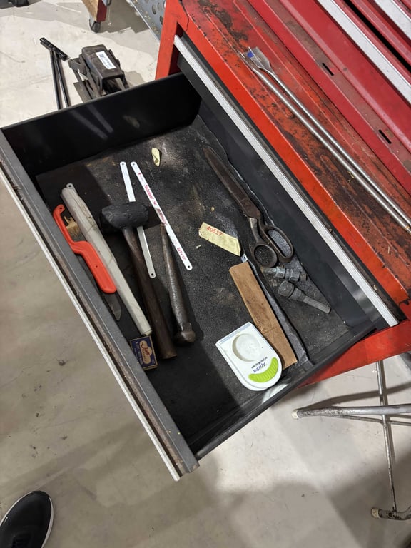 Craftsman 12 drawer toolbox & contents - Image 7