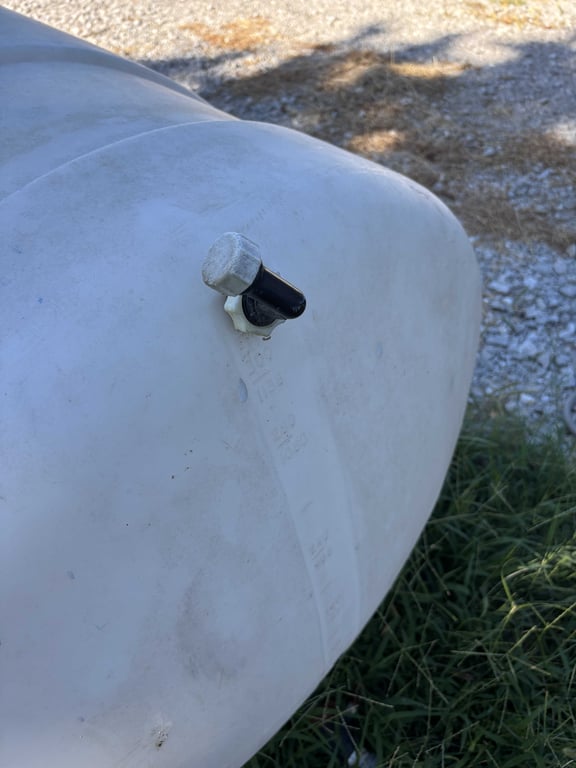 300 gallon water tank - Image 5