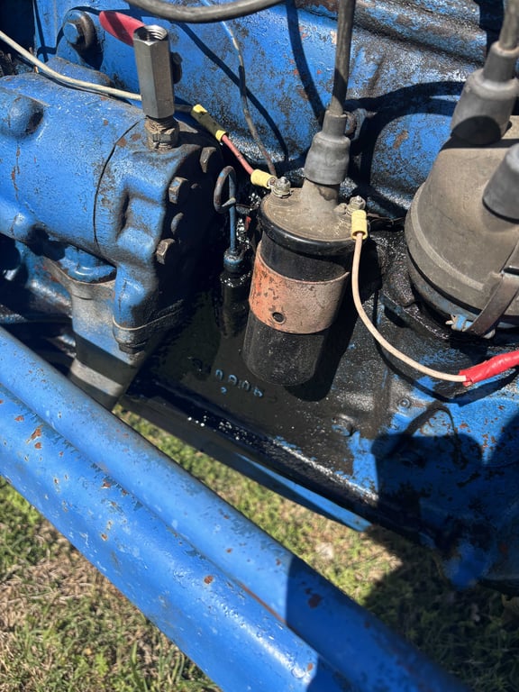 Ford 2000 Tractor - Image 8