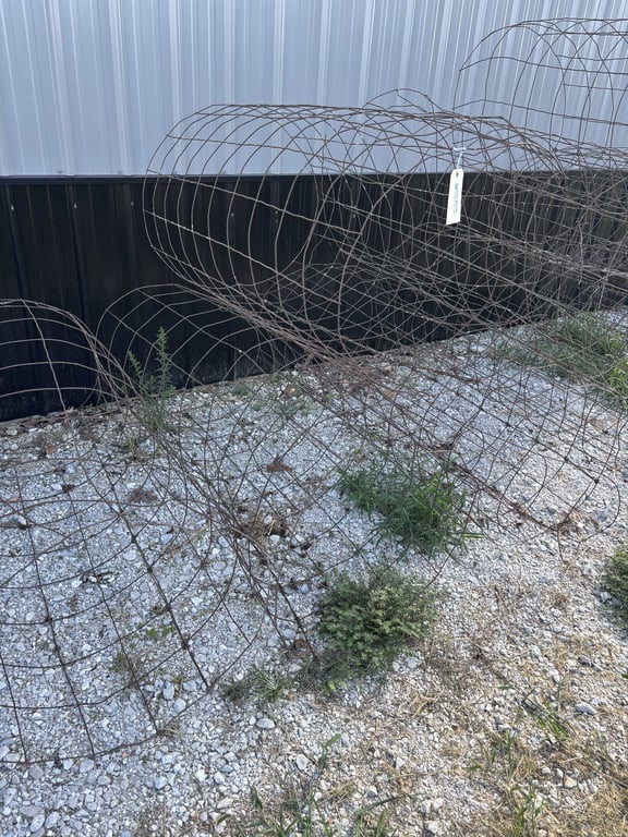 11 large tomato cages  - Image 2