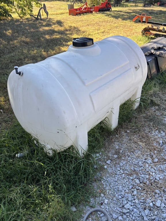 300 gallon water tank - Image 7