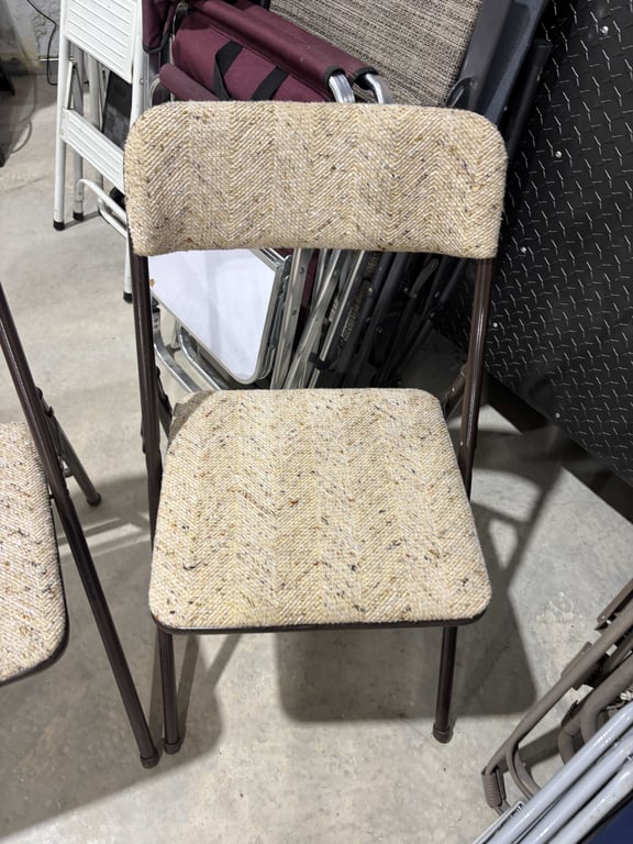 2 folding chairs - Image 3