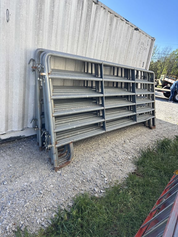 12 Corral Panels & One Gate Panel - Image 3