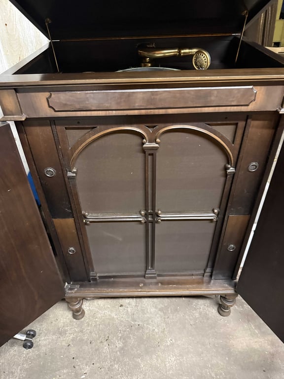 1920'S BRUNSWICK "CORTEZ" FLOOR MODEL PHONOGRAPH - Image 5