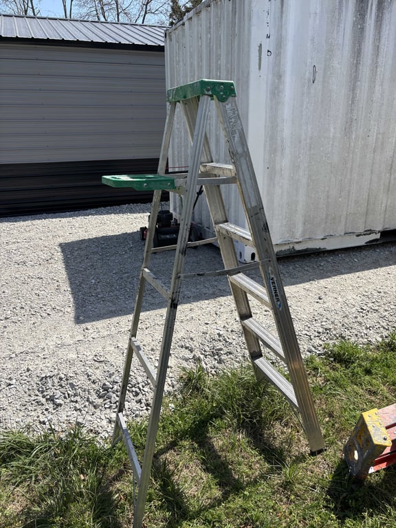 Werner 6' Aluminum Ladder - Image 3
