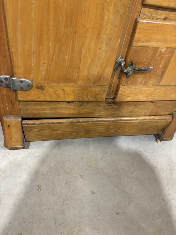 Airtite Vintage Icebox - Image 5