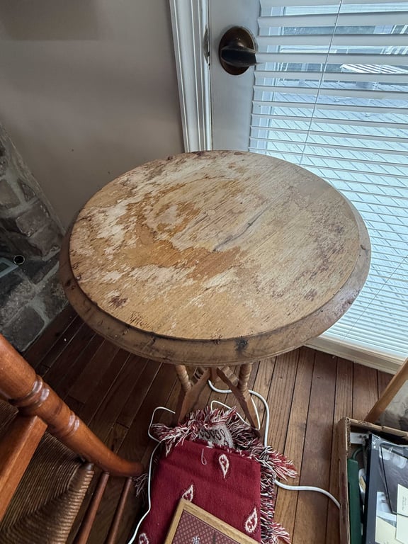 VICTORIAN STYLE ROUND ACCENT TABLE - Image 2