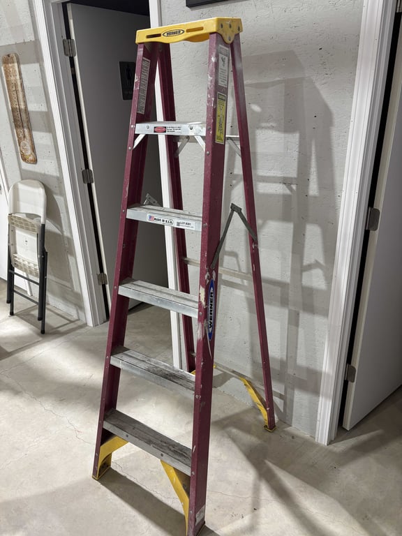 Werner 6' Fiberglass Ladder