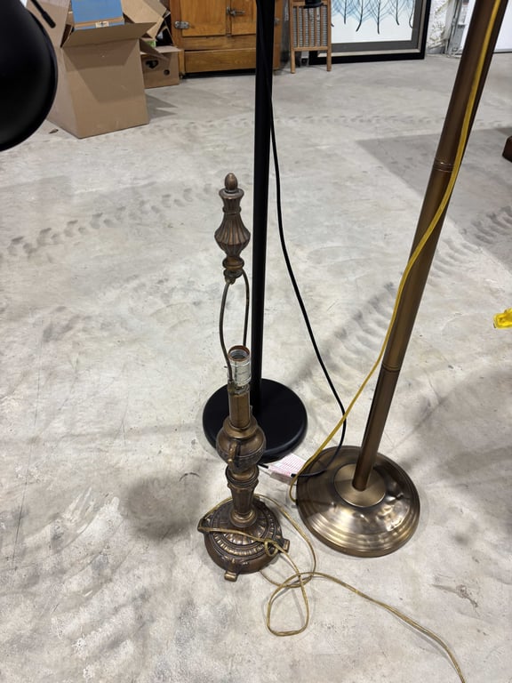 3 lamps - Image 4