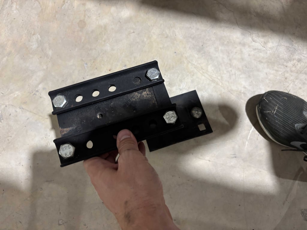 Spare tire mount - Image 2