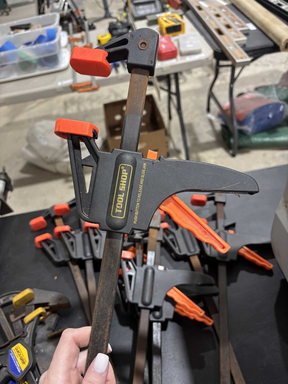 9 Clamps - Image 3