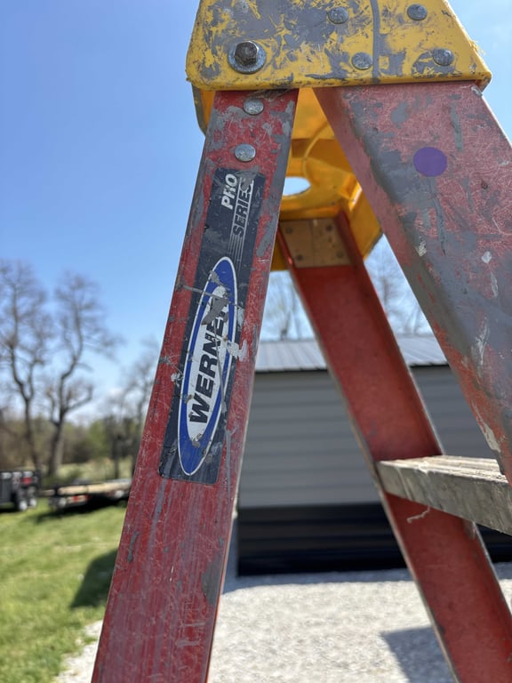 Werner 8' Fiberglass Ladder - Image 3