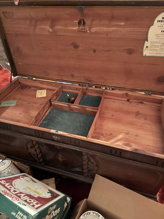 VTG LANE CEDAR CHEST - Image 2