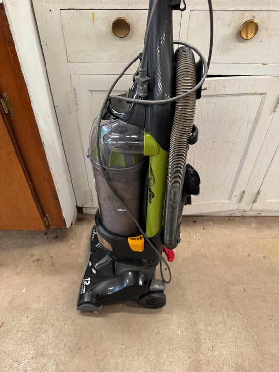 Eureka pet vacuum - Image 5