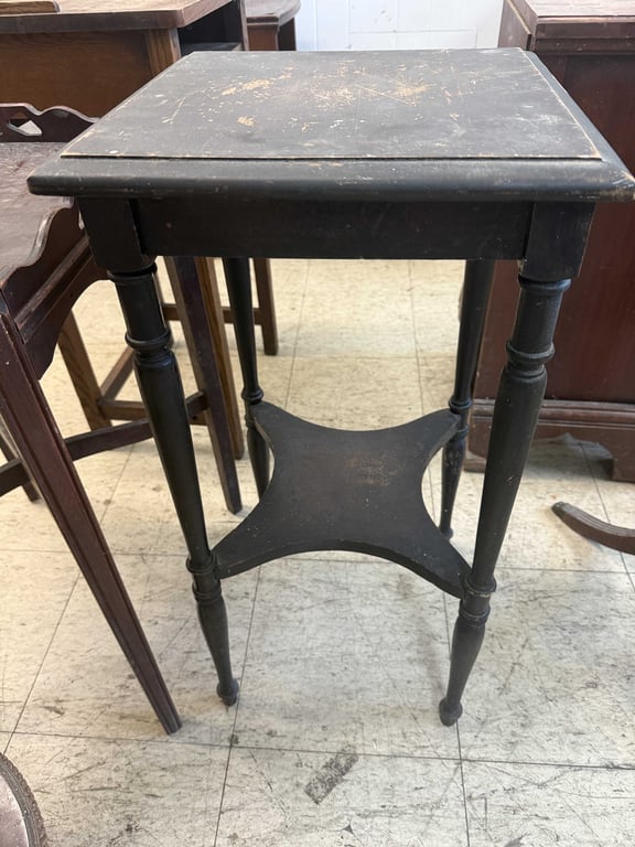 GROUPING OF 7 VTG TABLES - Image 6